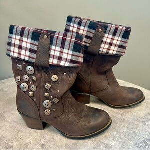 Durango Brown Plaid Heeled Boots